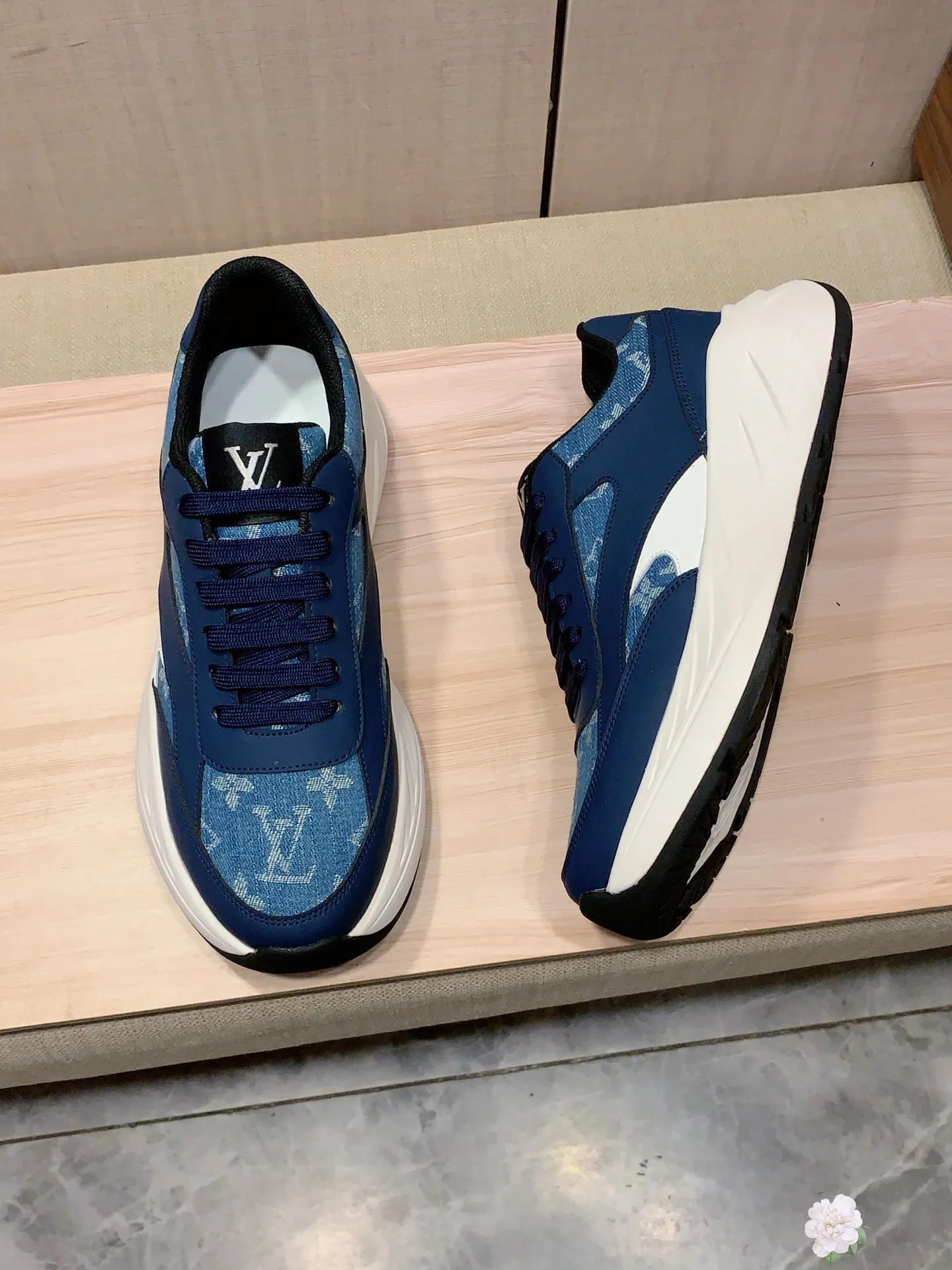 Men's Men's Shoes 💰460💰💰🎩🎩[Lightning][Lightning] "Lv*" The latest and most popular casual shoes, top brands [Seduce] Luxury ~ Purchasing Agency, Top ~ Quality. [Strong] The upper is made of imported breathable cowhide with material ➕ breathable sheepskin feet (•) and fine workmanship. The original stylish and stylish soft rubber wear-resistant and non-slip outsole is light and comfortable on the feet. The real thing looks better when photographed. 305: code: 38-44, 2️⃣ colors selected